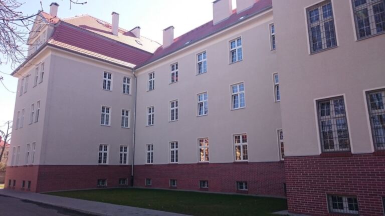 Remont dachu oraz elewacji bud. nr 8 i 19 CSW Ląd, ul. Wojska Polskiego