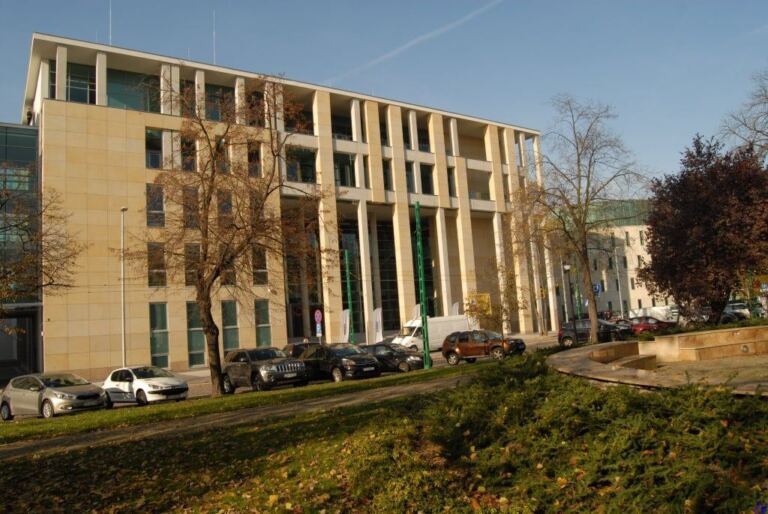 Budowa budynku Centrum Edukacyjnego Usług Elektronicznych