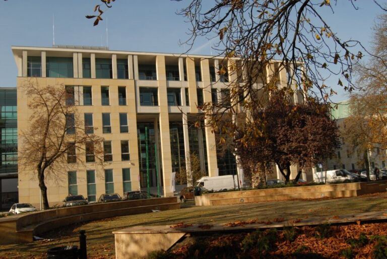 Budowa budynku Centrum Edukacyjnego Usług Elektronicznych