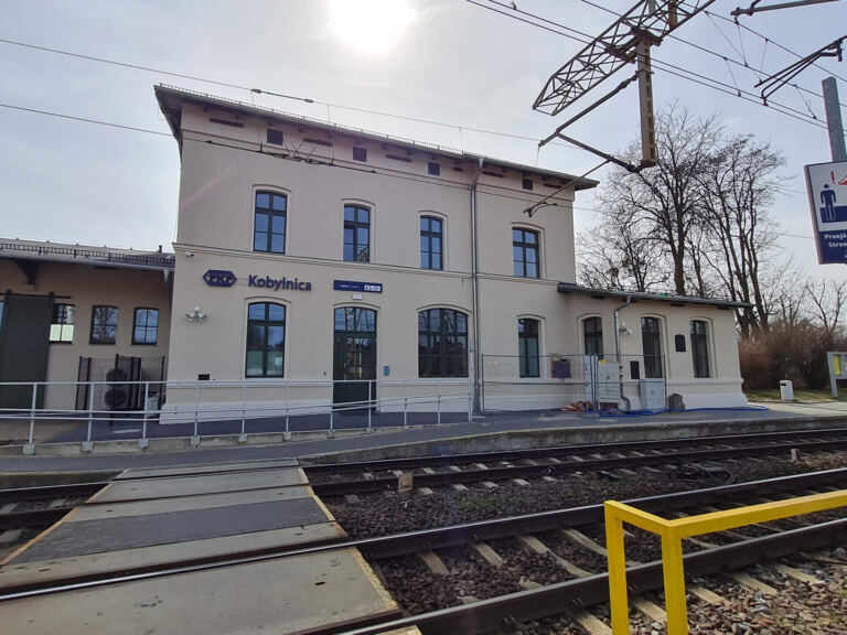 Przebudowa i remont dworca kolejowego w Kobylnicy