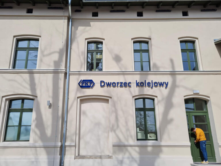 Przebudowa i remont dworca kolejowego w Kobylnicy