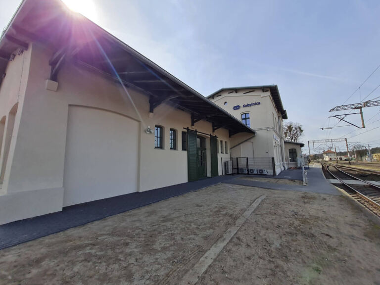 Przebudowa i remont dworca kolejowego w Kobylnicy