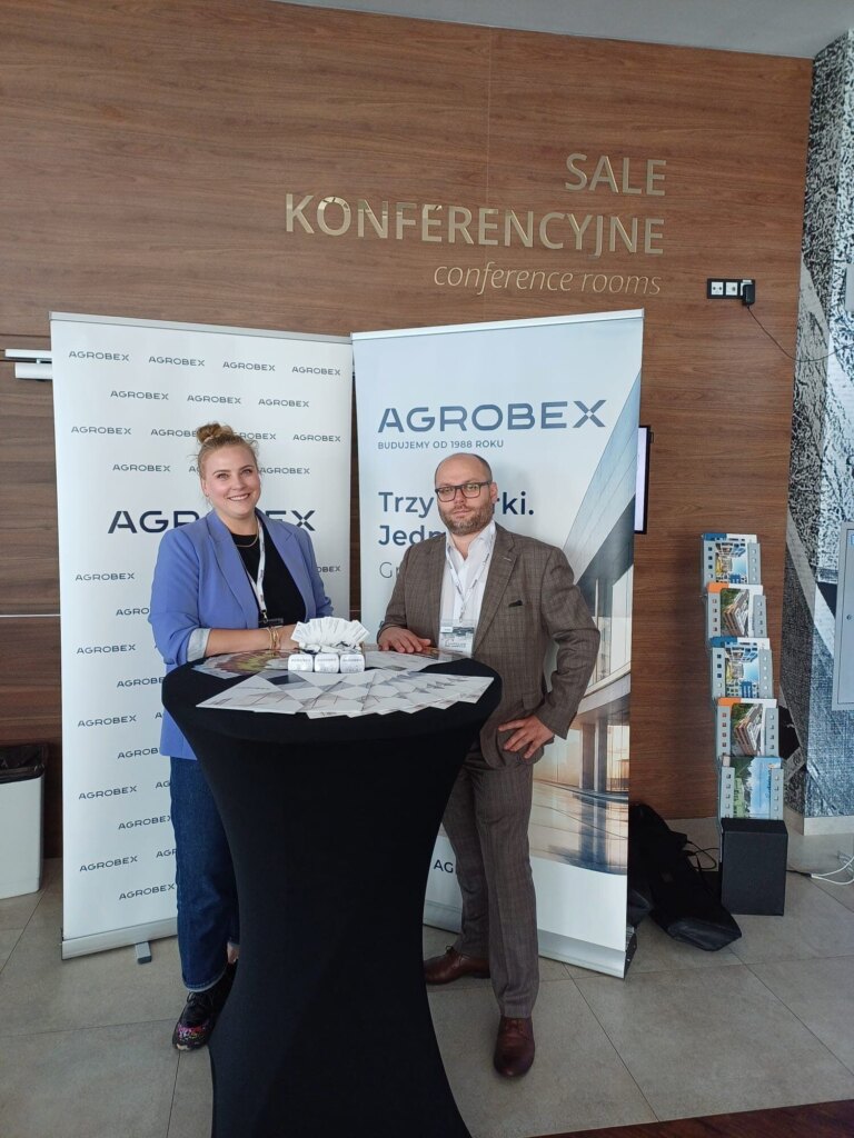 Zespół Agrobex Budowa na stoisku podczas SIMpozjum 2026